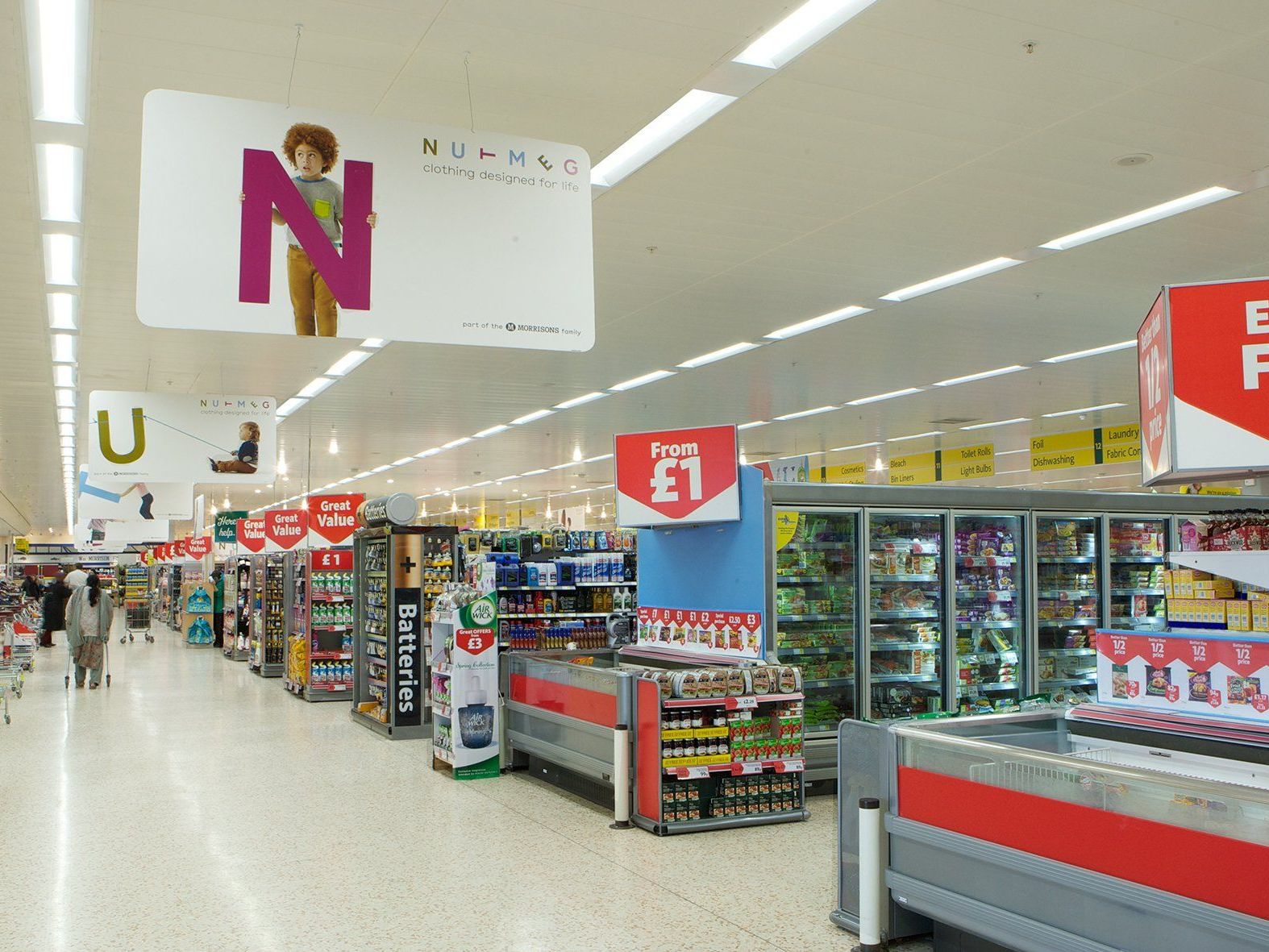 Zumtobel-Marke Thorn rüstet 56 Supermarktfilialen auf LED-Beleuchtung um. Zumtobel-Marke Thorn rüstet 56 Supermarktfilialen auf LED-Beleuchtung um.