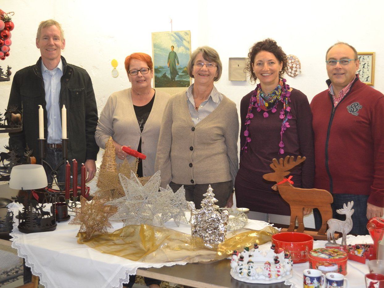 Martin Pfefferkorn, Margit Tschann,  Elisabeth Marte sowie Beate und Karl Dobler bei den Vorbereitungen. Martin Pfefferkorn, Margit Tschann,  Elisabeth Marte sowie Beate und Karl Dobler bei den Vorbereitungen.