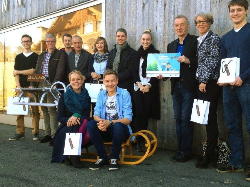 Die VertreterInnen von "ich kauf im Wald" laden zum Sternesammeln ein. Die VertreterInnen von "ich kauf im Wald" laden zum Sternesammeln ein.