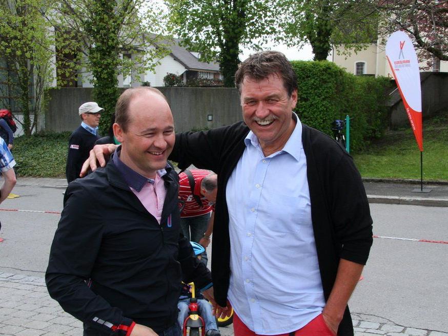 Team Vorarlberg Manager Tom Kofler mit Sponsor Armin Böhler freuen sich über den Sensationstransfer.