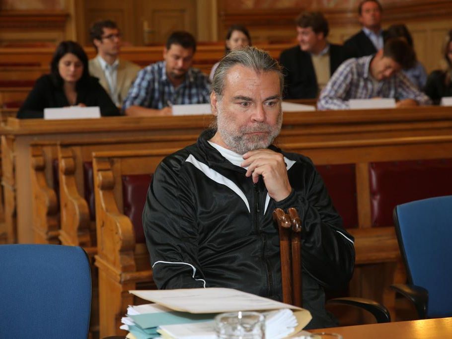 Der Strafprozess am Landesgericht Salzburg in der Causa "Osterfestspiel-Affäre" startete am 10. September 2013 und damit fast vier Jahre nach Bekanntwerden des Skandals. Der Strafprozess am Landesgericht Salzburg in der Causa "Osterfestspiel-Affäre" startete am 10. September 2013 und damit fast vier Jahre nach Bekanntwerden des Skandals.
