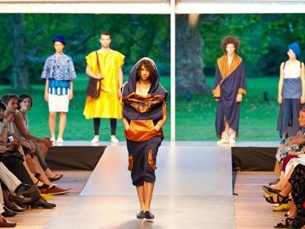 Am 9. november findet der Tag der Offenen Tür statt. Am 9. november findet der Tag der Offenen Tür statt.