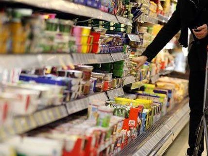 Einer Supermarktkundin wurde die Geldbörse gestohlen. Einer Supermarktkundin wurde die Geldbörse gestohlen.