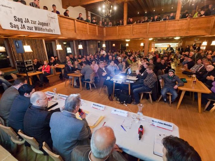 Im Frühjahr 2014 könnte mit dem Bau der neuen Wälderhalle begonnen werden. Im Frühjahr 2014 könnte mit dem Bau der neuen Wälderhalle begonnen werden.