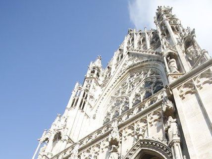 Am 16. November wird eine Führung durch die Votivkirche angeboten. Am 16. November wird eine Führung durch die Votivkirche angeboten.