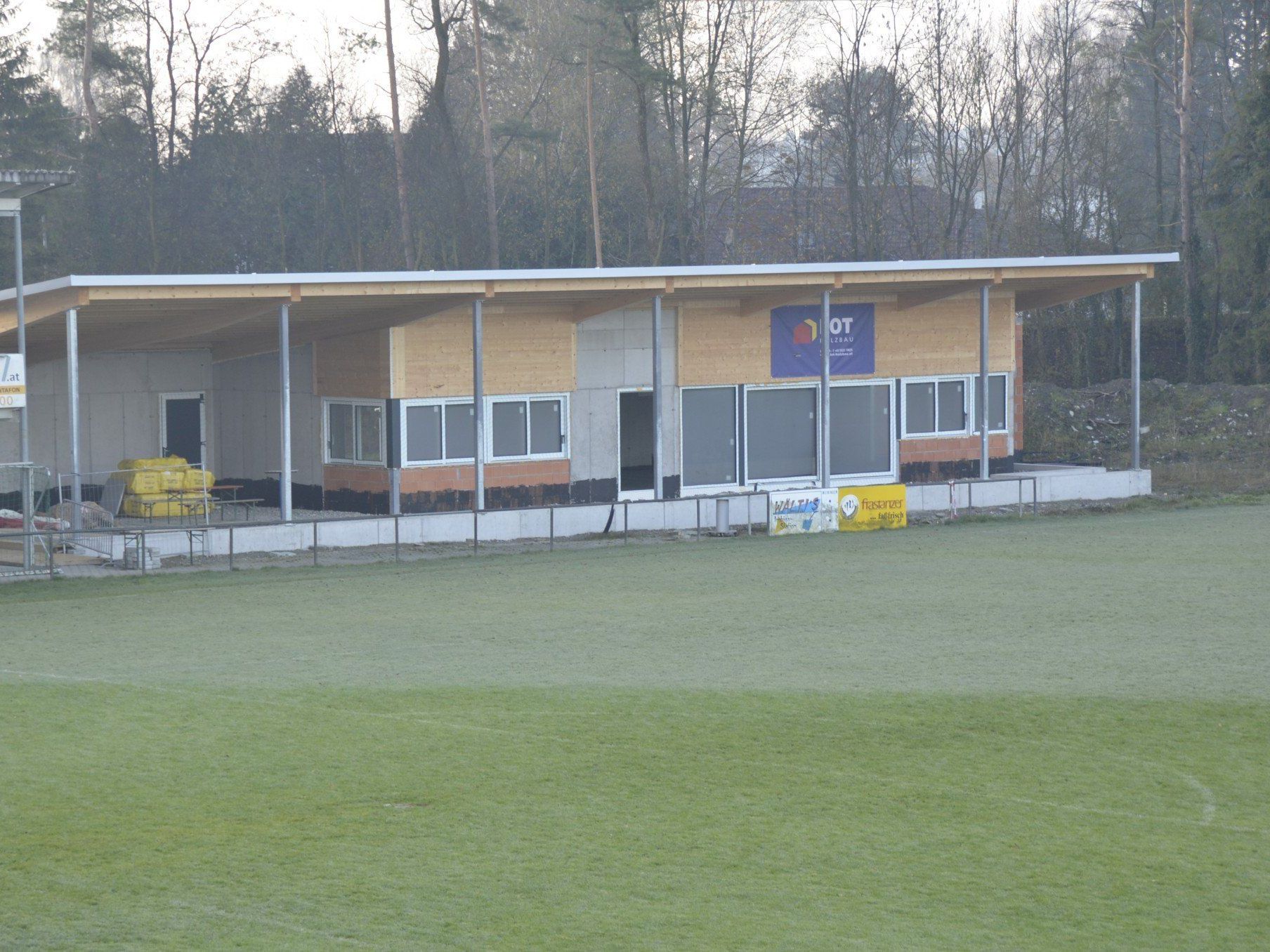 Die Arbeiten am SKM Sportheim gehen zügig voran. Die Arbeiten am SKM Sportheim gehen zügig voran.
