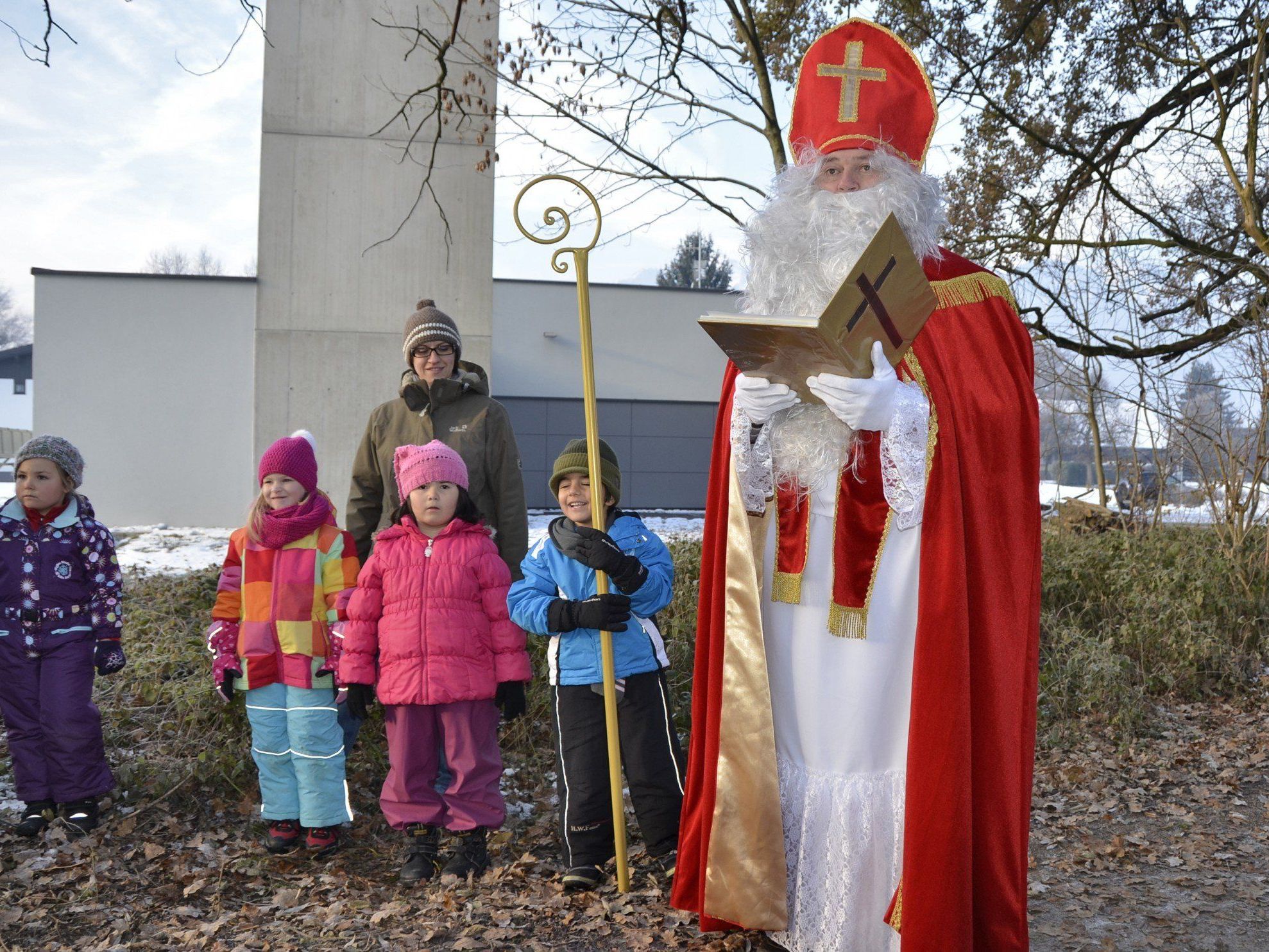 Im Zauberwald haben die Kinder vom Kindergarten Meiningen den Nikolaus gefunden. Im Zauberwald haben die Kinder vom Kindergarten Meiningen den Nikolaus gefunden.