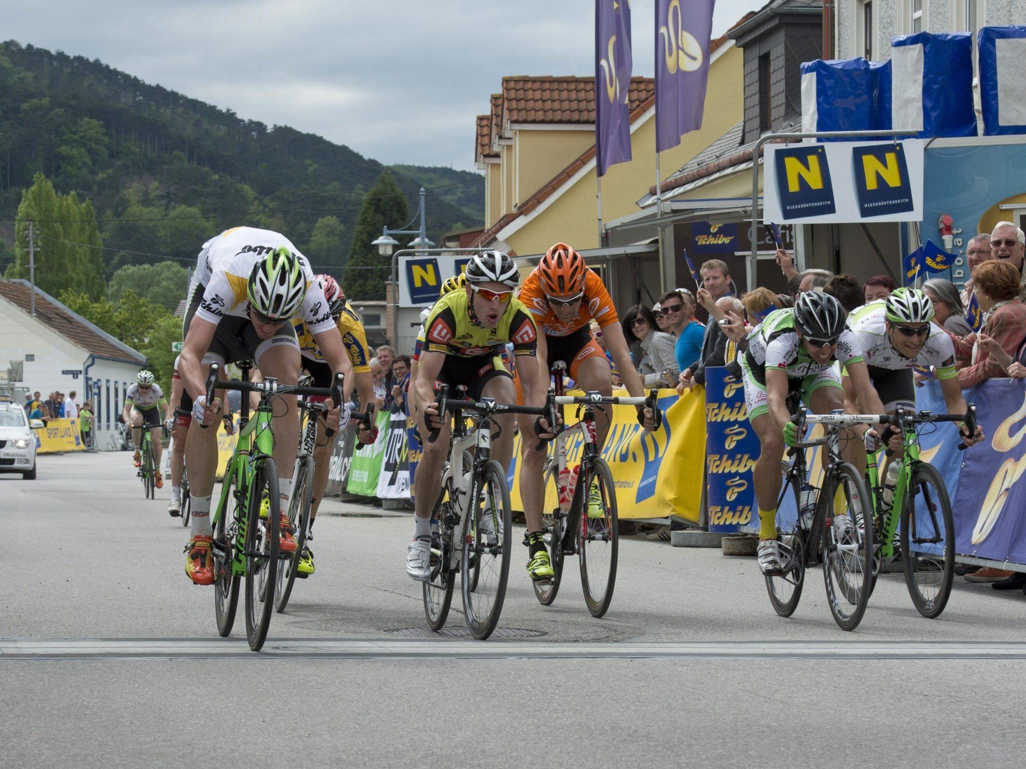 Dominik Hrinkow und Andreas Hofer bleiben eine weitere Saison im Radteam Vorarlberg.