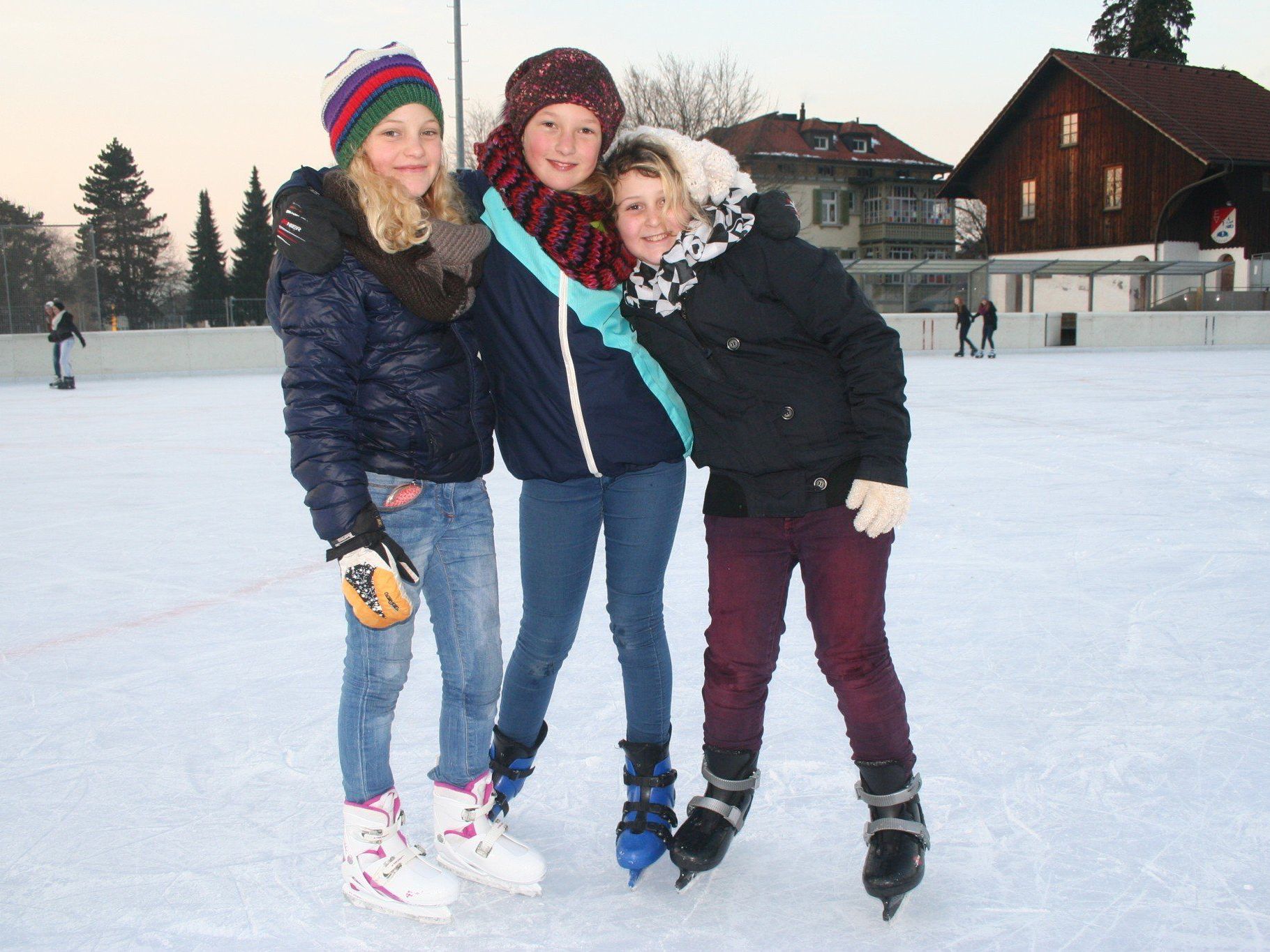 Der Spaß beim Eislaufen kommt nicht zu kurz. Der Spaß beim Eislaufen kommt nicht zu kurz.