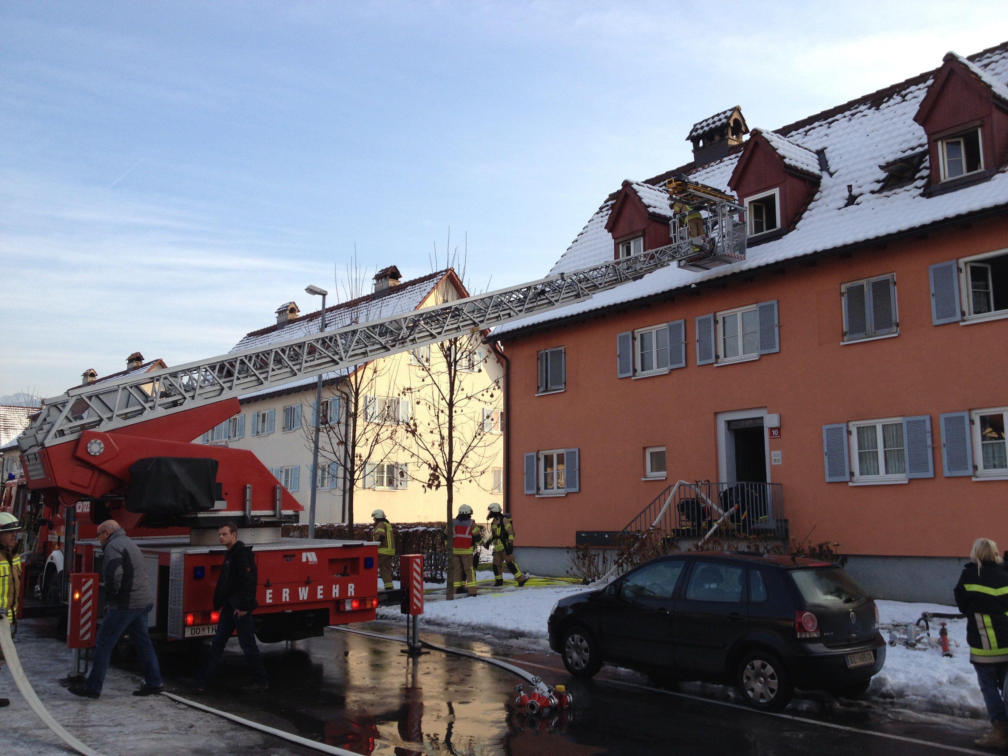 Erstes Bild vom Einsatz der Feuerwehr in Dornbirn.