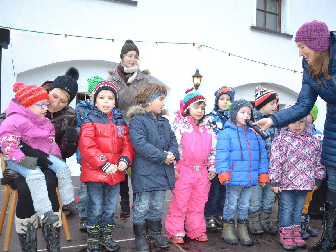 Beim Adventmarkt im Franziskanerkloster wurde das Weihnachtslied offiziell präsentiert. Beim Adventmarkt im Franziskanerkloster wurde das Weihnachtslied offiziell präsentiert.