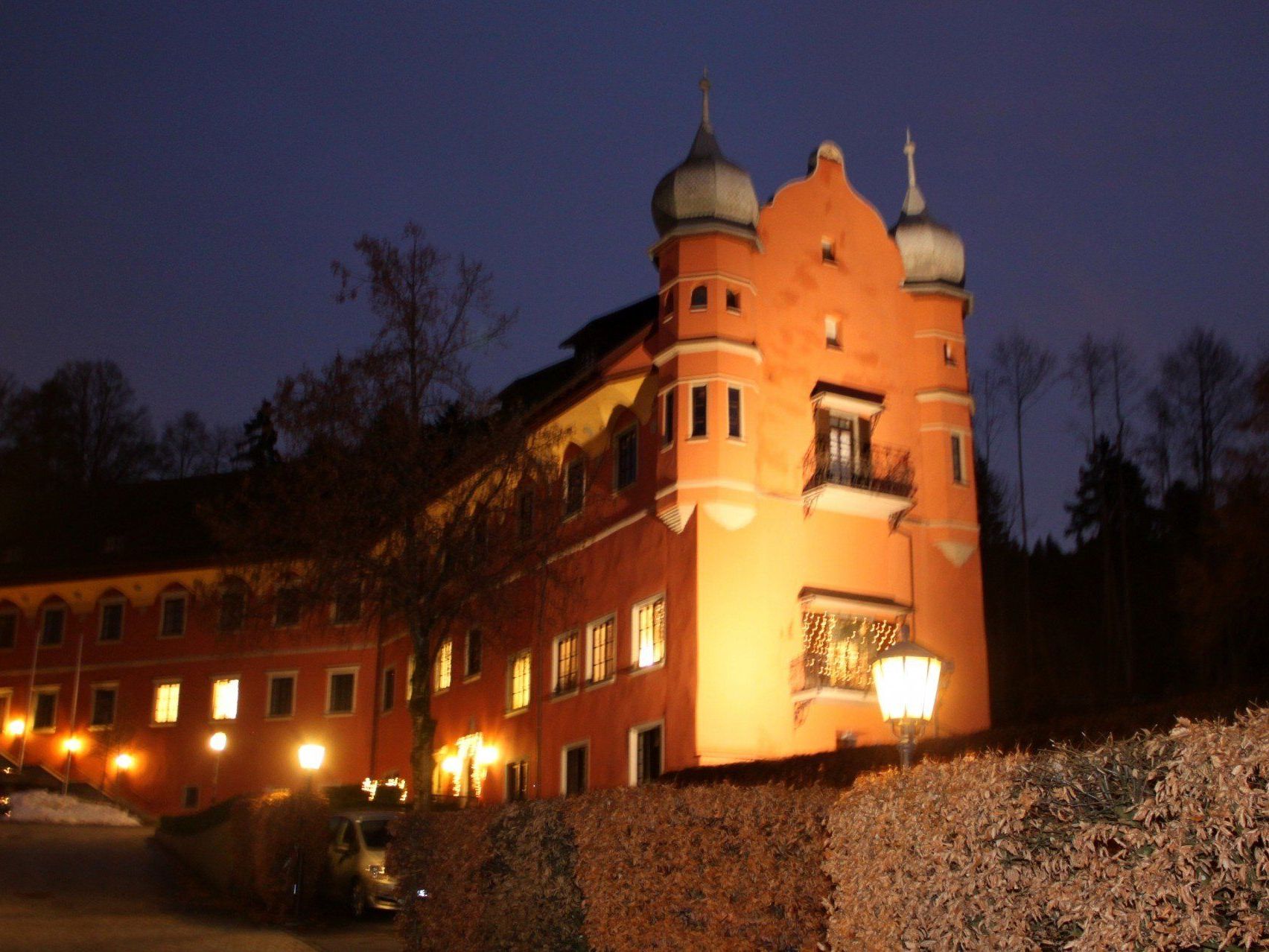 Traditioneller „Schloss Hofener Advent“ im stimmungsvollen Lochauer Schloss. Traditioneller „Schloss Hofener Advent“ im stimmungsvollen Lochauer Schloss.