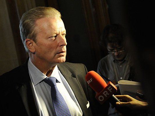 Künftig zuständig für das Wirtschafts- und Wissenschaftsressort: Reinhold Mitterlehner Künftig zuständig für das Wirtschafts- und Wissenschaftsressort: Reinhold Mitterlehner