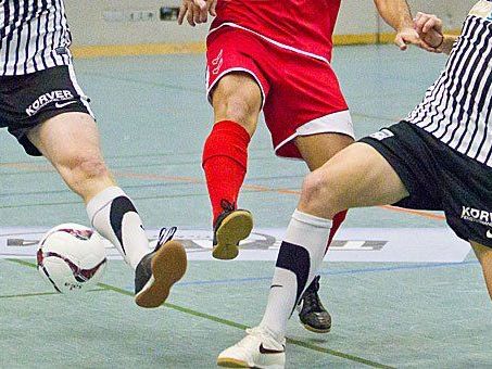 Gruppe 8 spielt am Montag ab 20.45 Uhr um die letzten drei Plätze in der Aufstiegsrunde. Gruppe 8 spielt am Montag ab 20.45 Uhr um die letzten drei Plätze in der Aufstiegsrunde.