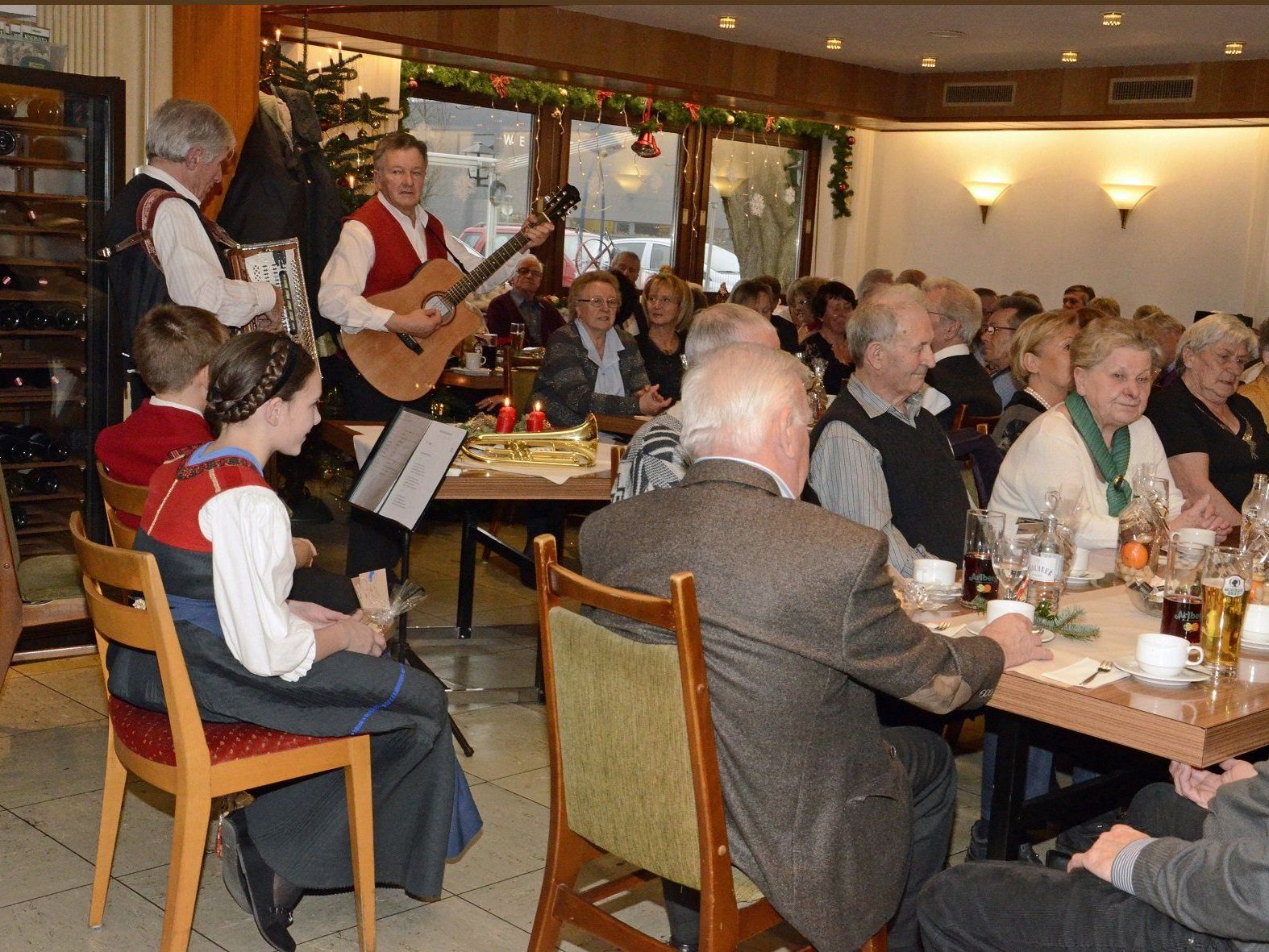Tolle Stimmung mit musikalischer Begleitung beim PVÖ Rheindelta. Tolle Stimmung mit musikalischer Begleitung beim PVÖ Rheindelta.