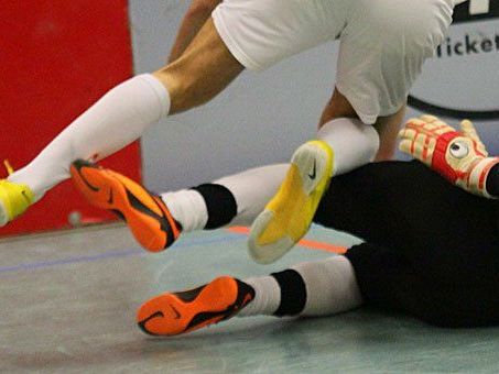 Samstag ab 13.30 Uhr stehen wieder zwei Gruppen im Vorrundenturnier auf dem Platz. Samstag ab 13.30 Uhr stehen wieder zwei Gruppen im Vorrundenturnier auf dem Platz.