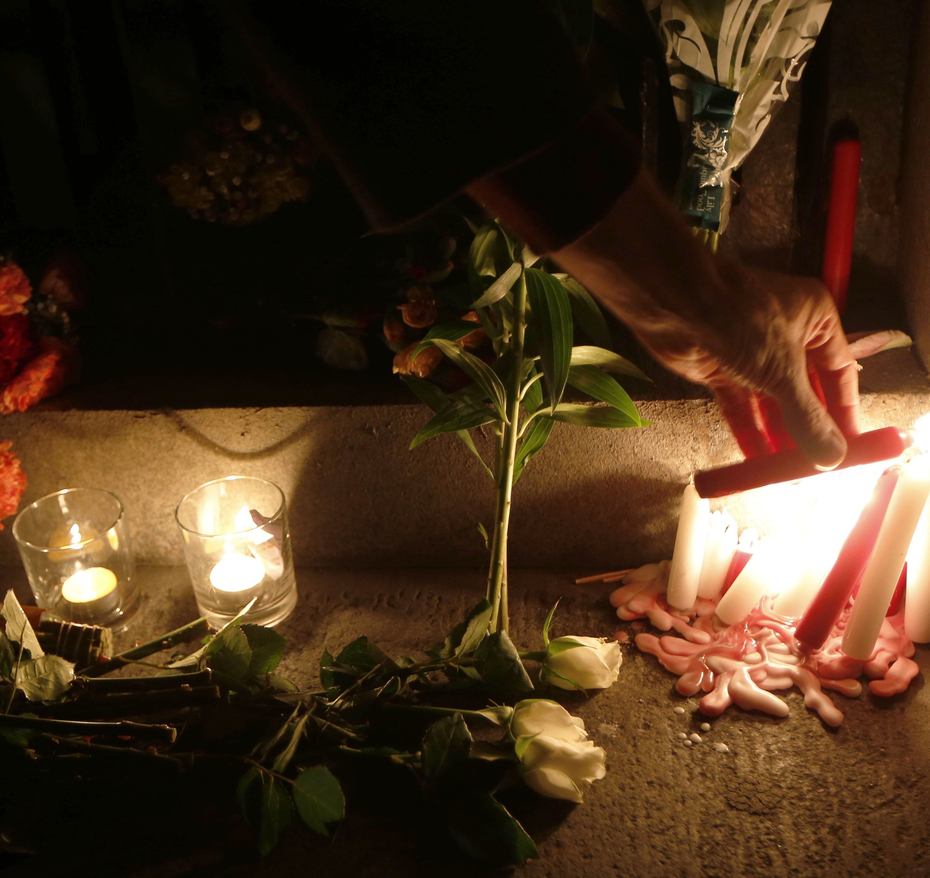 Die Welt trauert und würdigt Nelson Mandela. Die Welt trauert und würdigt Nelson Mandela.