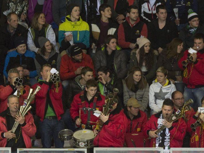 Viele Wälderfans drücken dem Meister im Auswärtsspiel in Gröden wieder die Daumen. Viele Wälderfans drücken dem Meister im Auswärtsspiel in Gröden wieder die Daumen.