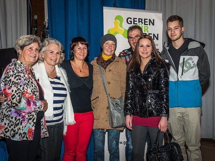 Verein Geben für Leben Obfrau Susanne Marosch (dritte von links) erhielt 2100 Euro.