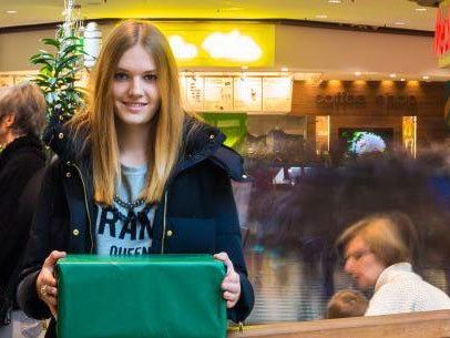 Melissa aus Höchst machte das hektische Treiben im Messepark Dornbirn bei ihrem Weihnachtseinkauf nichts aus. Melissa aus Höchst machte das hektische Treiben im Messepark Dornbirn bei ihrem Weihnachtseinkauf nichts aus.