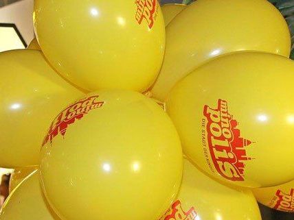 Die Kinderstadt Monopolis ist insolvent. Die Kinderstadt Monopolis ist insolvent.