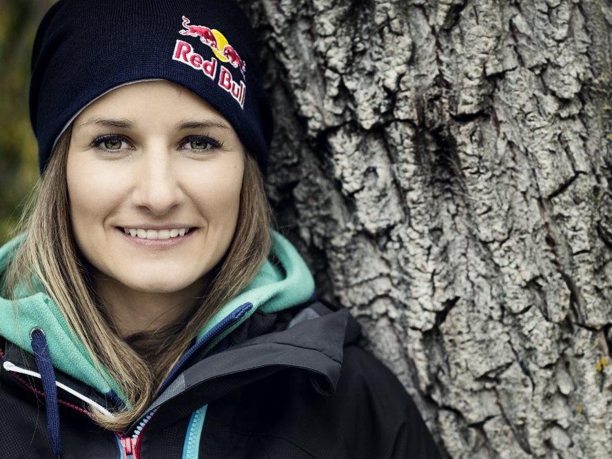 Freeride-Weltmeisterin Nadine Wallner steigt bald ins Film- und Fotoprojekt ein. Freeride-Weltmeisterin Nadine Wallner steigt bald ins Film- und Fotoprojekt ein.
