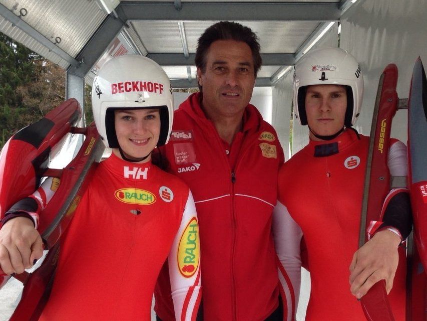 Katrin Heinzelmaier mit Cheftrainer Manfred Heinzelmaier und Thomas Steu. Katrin Heinzelmaier mit Cheftrainer Manfred Heinzelmaier und Thomas Steu.