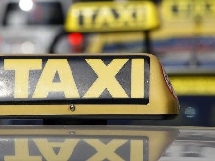 Die Taxifahrerin setzte sich erfolgreich zur Wehr. Die Taxifahrerin setzte sich erfolgreich zur Wehr.