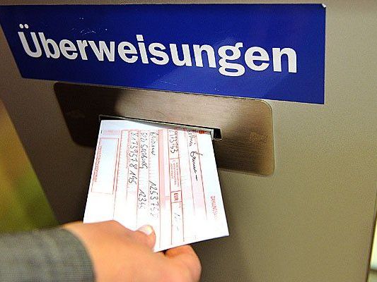 Der IBAN als neuer Bank-Code hat bei den Bankkunden für Verunsicherung gesorgt. Der IBAN als neuer Bank-Code hat bei den Bankkunden für Verunsicherung gesorgt.