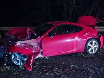 Glücklicherweise blieben die Fahrzeuginsassen bei dem Unfall unverletzt. Glücklicherweise blieben die Fahrzeuginsassen bei dem Unfall unverletzt.