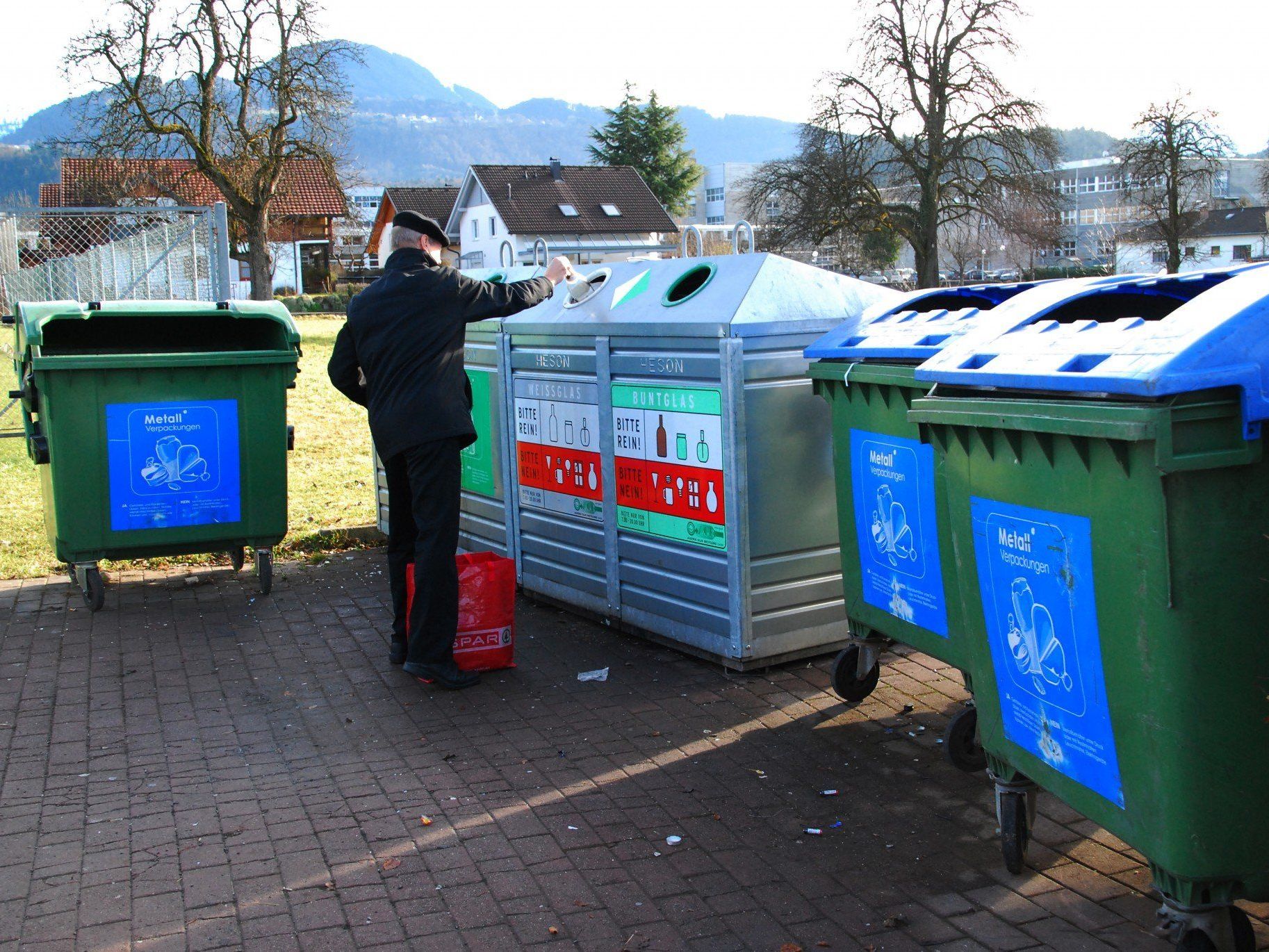 Saubere Abfallsammelstelle in der Merowingerstraße, Rankweil Saubere Abfallsammelstelle in der Merowingerstraße, Rankweil