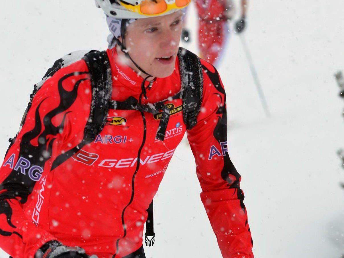 Der Hittisauer Elias Hagspiel holt sich im Skibergsteigen die ÖM-Silbermedaille.