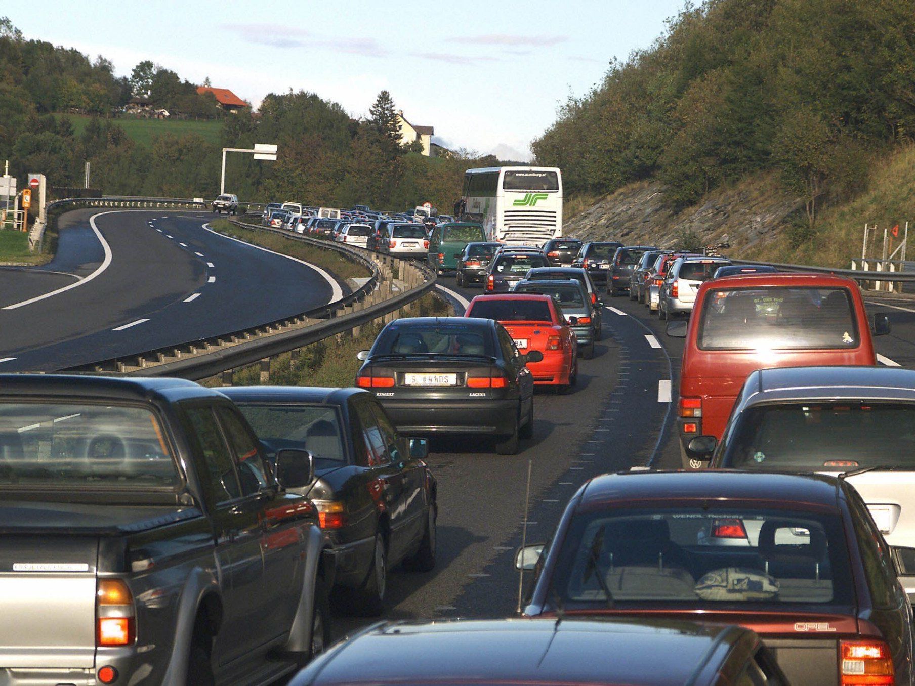 Stau auf vielen Autobahnen wird erwartet