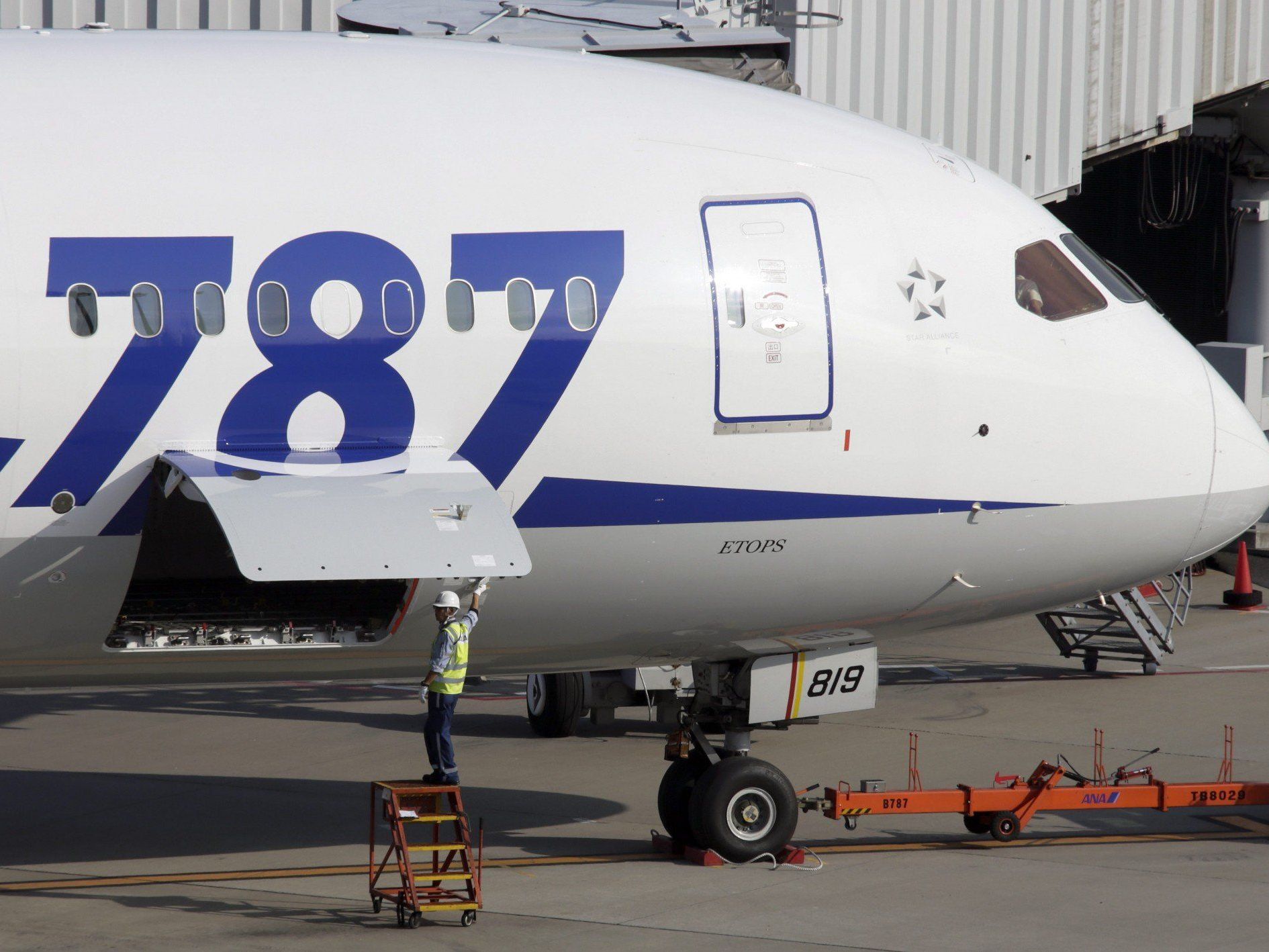 Beim Boeing-Dreamliner gab es erneut ein Problem mit Batterien. Beim Boeing-Dreamliner gab es erneut ein Problem mit Batterien.