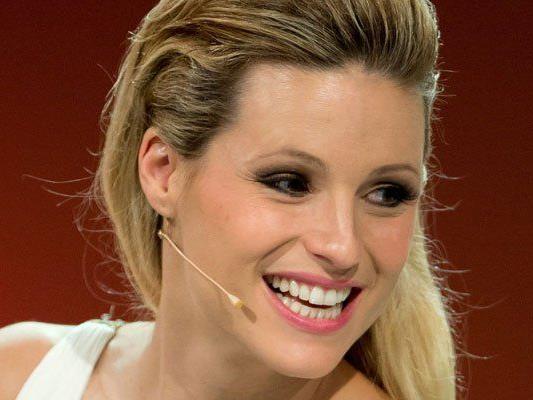 Michelle Hunziker nimmt sich Babypause und will heiraten.