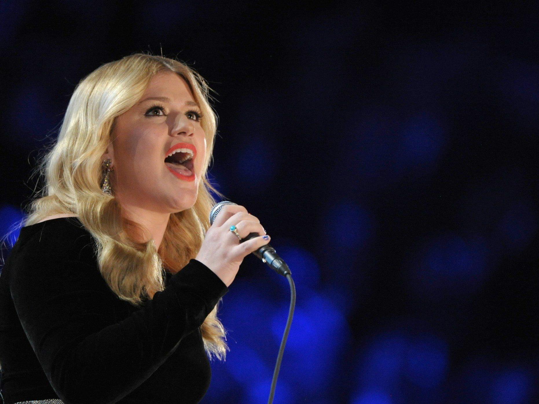 Kelly Clarkson gab offiziell bekannt, dass sie eine Tochter bekommt. Kelly Clarkson gab offiziell bekannt, dass sie eine Tochter bekommt.
