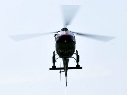 Mit einem Hubschrauber wurden mutmaßliche Diebe gefasst Mit einem Hubschrauber wurden mutmaßliche Diebe gefasst