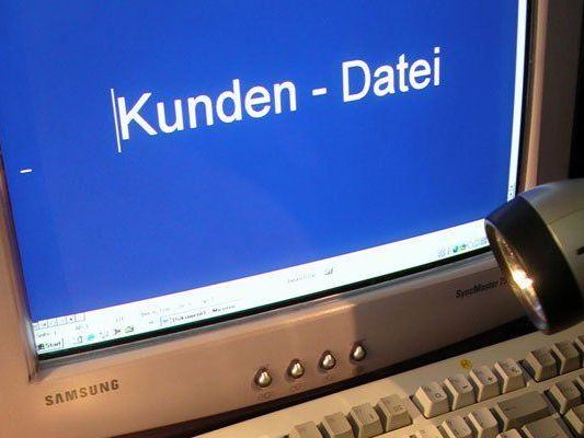 Zwei Studenten der FH Salzburg knackten die Kundendaten von Merkur. Zwei Studenten der FH Salzburg knackten die Kundendaten von Merkur.