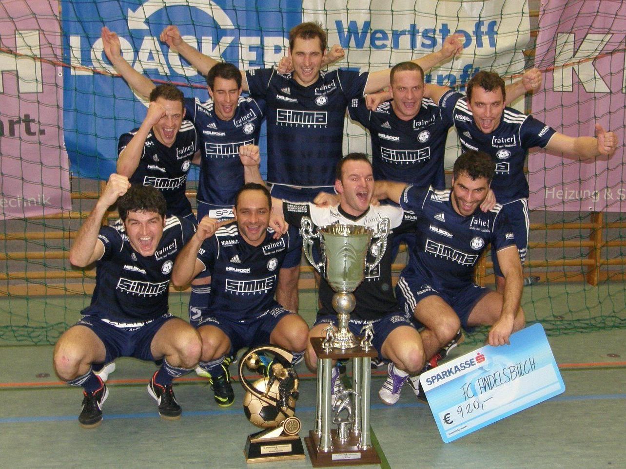 Die Kicker vom FC Andelsbuch holten sich den Masters-Sieg. Die Kicker vom FC Andelsbuch holten sich den Masters-Sieg.