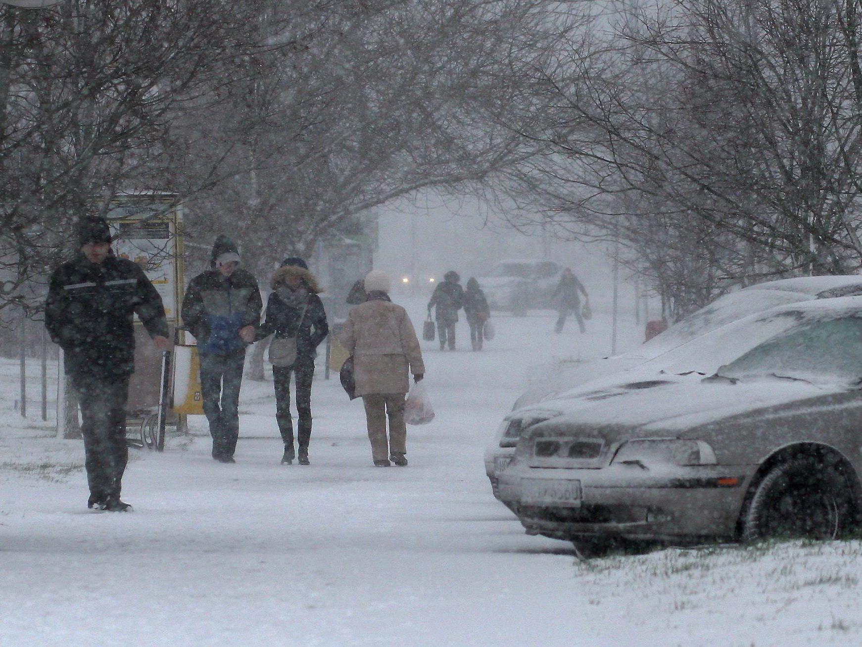 In Polen sorgte der Wintereinbruch für Verkehrschaos.
