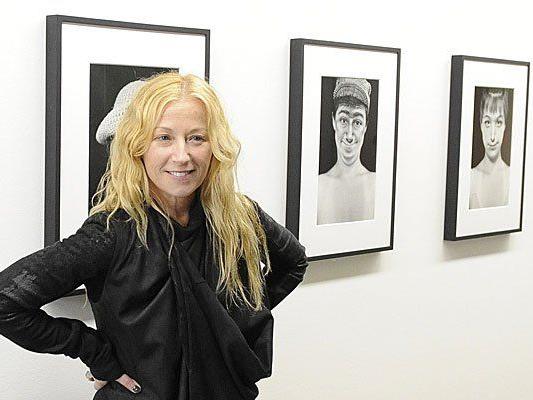 US-Fotokünstlerin Cindy Sherman bei ihrer Ausstellung "That's Me - That's Not Me".