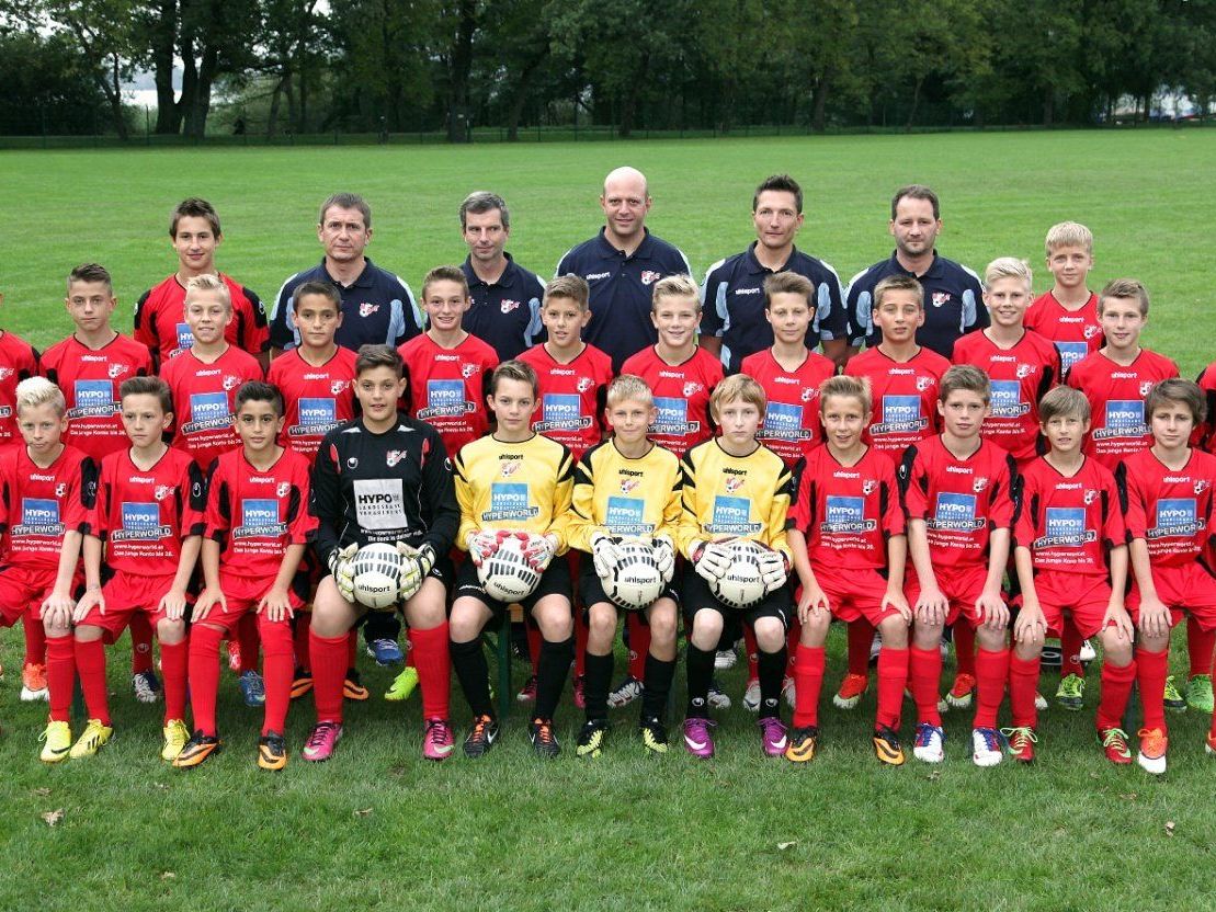 Turniersieg für die Unter-Landesauswahl bei einem Hallenturnier in der Schweiz. Turniersieg für die Unter-Landesauswahl bei einem Hallenturnier in der Schweiz.