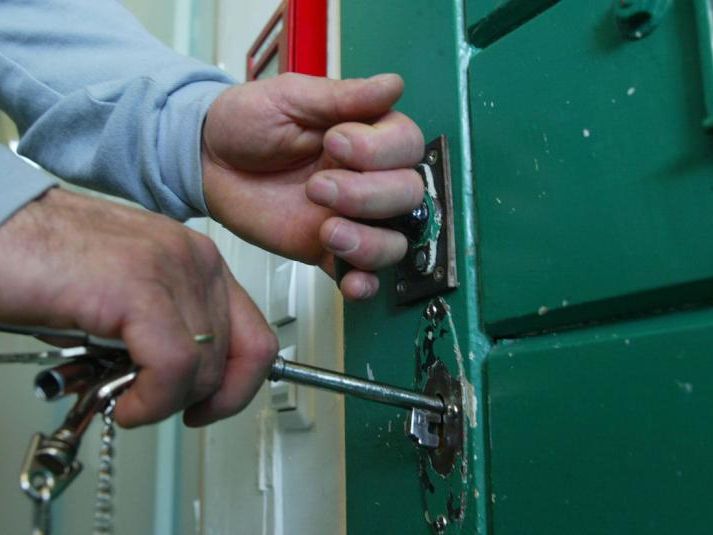 Tod eines Häftlings in Bludenzer Arrestzelle. Tod eines Häftlings in Bludenzer Arrestzelle.