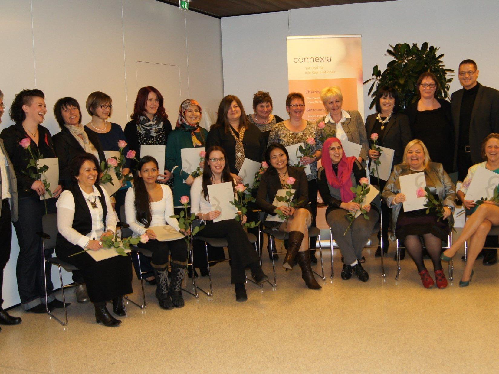 18 Absolventinnen feierten ihren Ausbildungs-Abschluss im Sozialzentrum „Schützengarten“ in Lustenau.