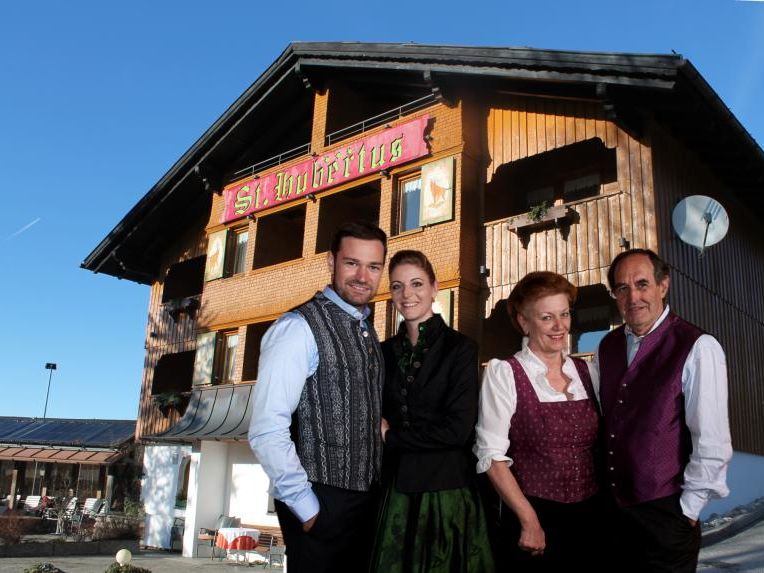Martina und Konrad (links) sowie Kurt und Roshilde Meusburger haben eine bemerkenswerte Ferienidylle geschaffen. Martina und Konrad (links) sowie Kurt und Roshilde Meusburger haben eine bemerkenswerte Ferienidylle geschaffen.