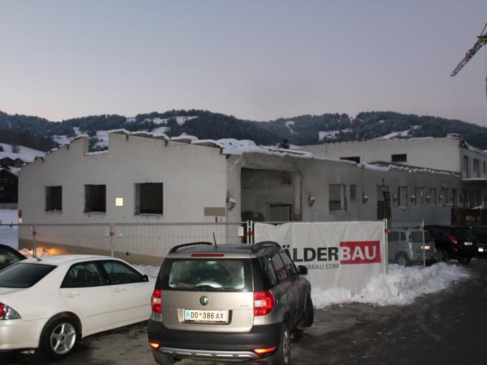 Noch im Dezember wurde die alte Schwarzenberger Sennerei abgerissen, um einer Nachnutzung Platz zu machen. Noch im Dezember wurde die alte Schwarzenberger Sennerei abgerissen, um einer Nachnutzung Platz zu machen.