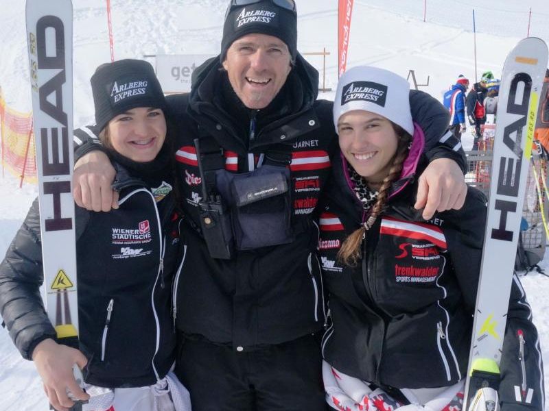 Die Lecherin Antonia Walch feiert einen Heimsieg beim ersten FIS Rennen in Brand. Die Lecherin Antonia Walch feiert einen Heimsieg beim ersten FIS Rennen in Brand.