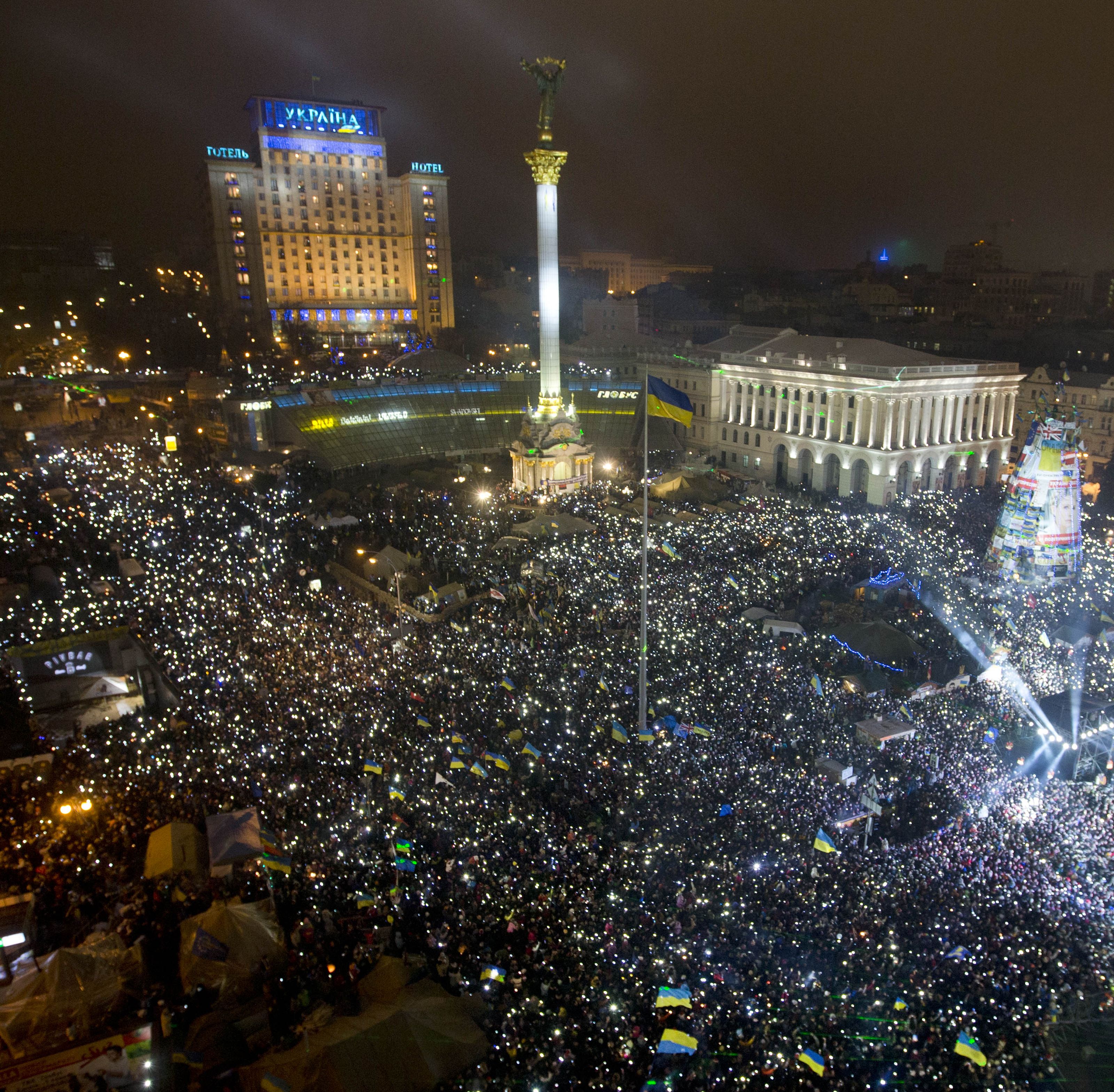 Silvester in Kiew: 200.000 Menschen sangen die ukrainische Hymne. Silvester in Kiew: 200.000 Menschen sangen die ukrainische Hymne.