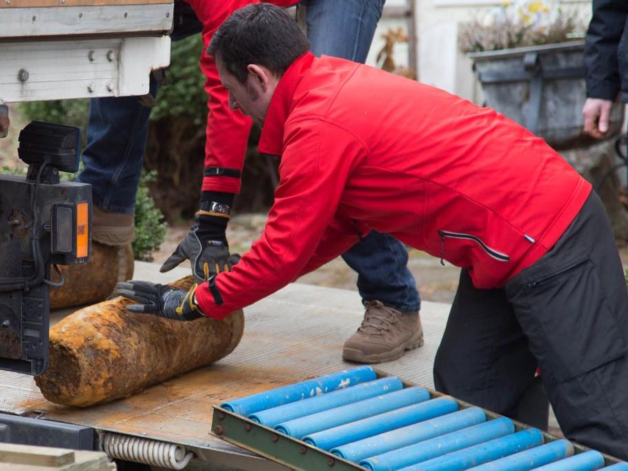 Bis die gesamte Munition sichergestellt ist, wird es noch einige Tage andauern. Bis die gesamte Munition sichergestellt ist, wird es noch einige Tage andauern.
