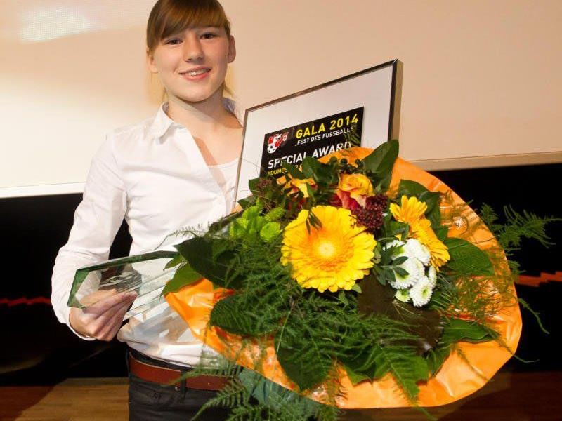 FC RW Rankweil-Spielerin Sarah Klotz wurde zur besten Youngsterin in der Bundesliga 2013 ausgezeichnet.